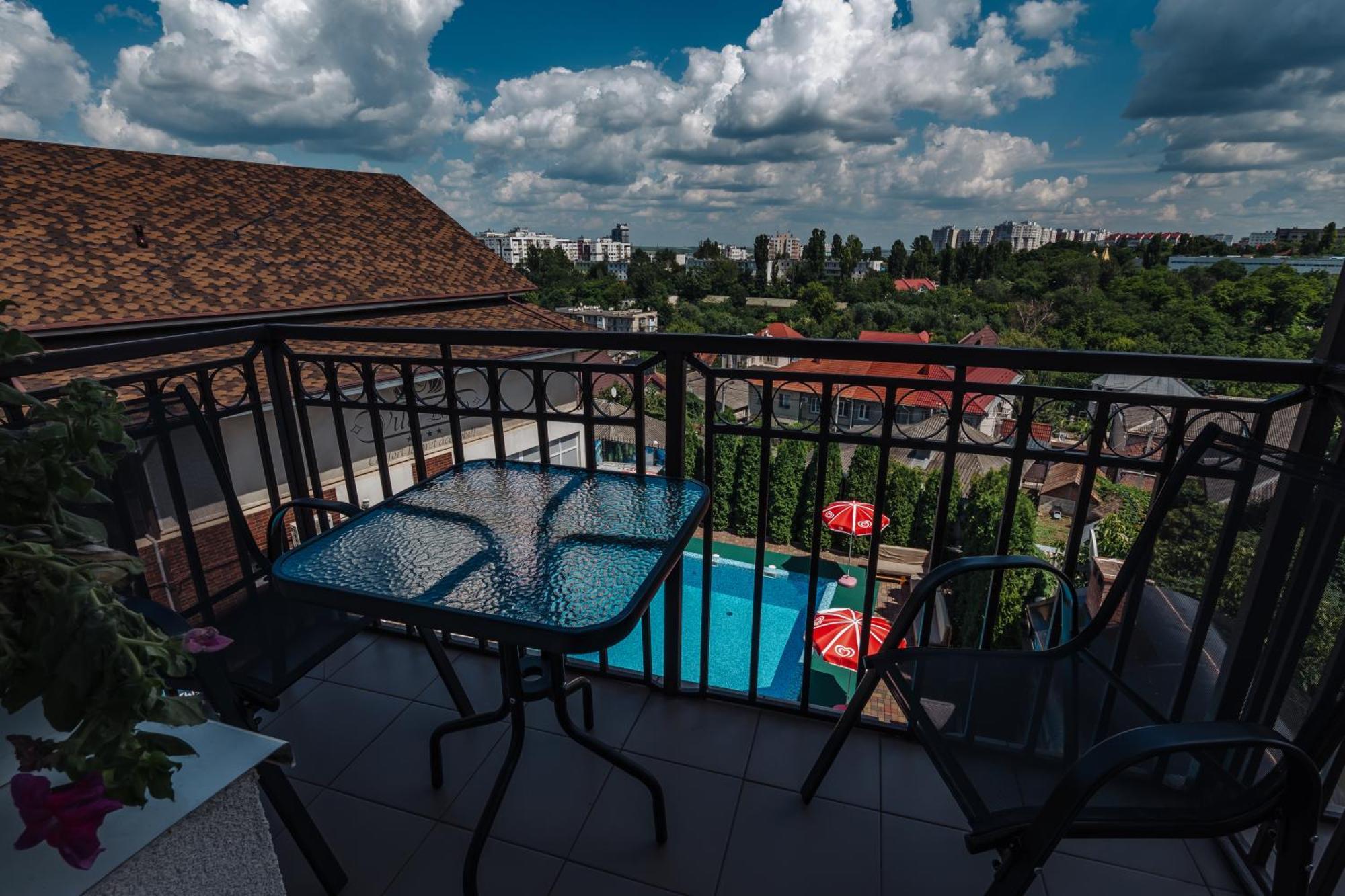 Lolo'S Bliss Hotel Кишинёв Экстерьер фото