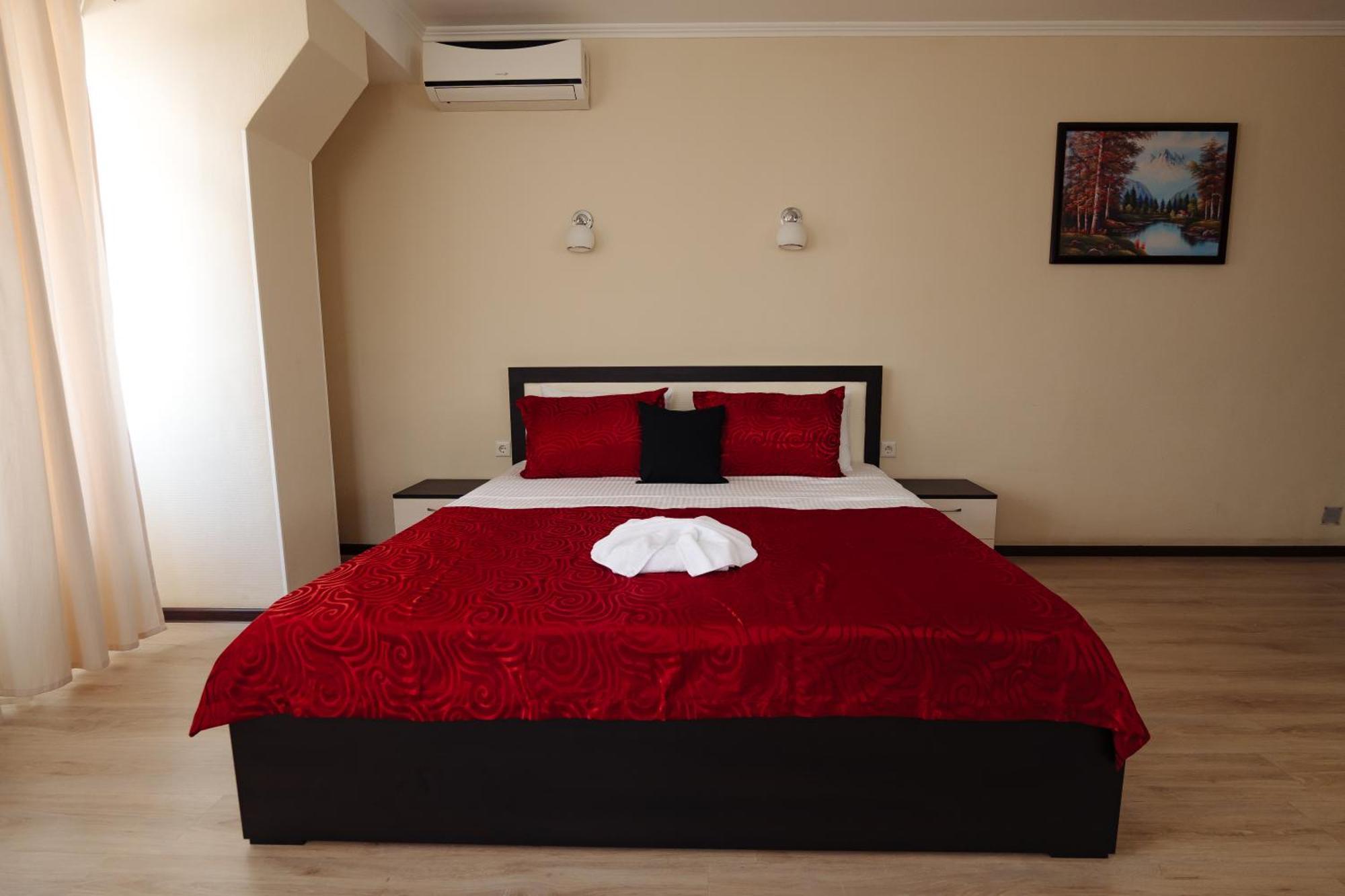 Lolo'S Bliss Hotel Кишинёв Экстерьер фото